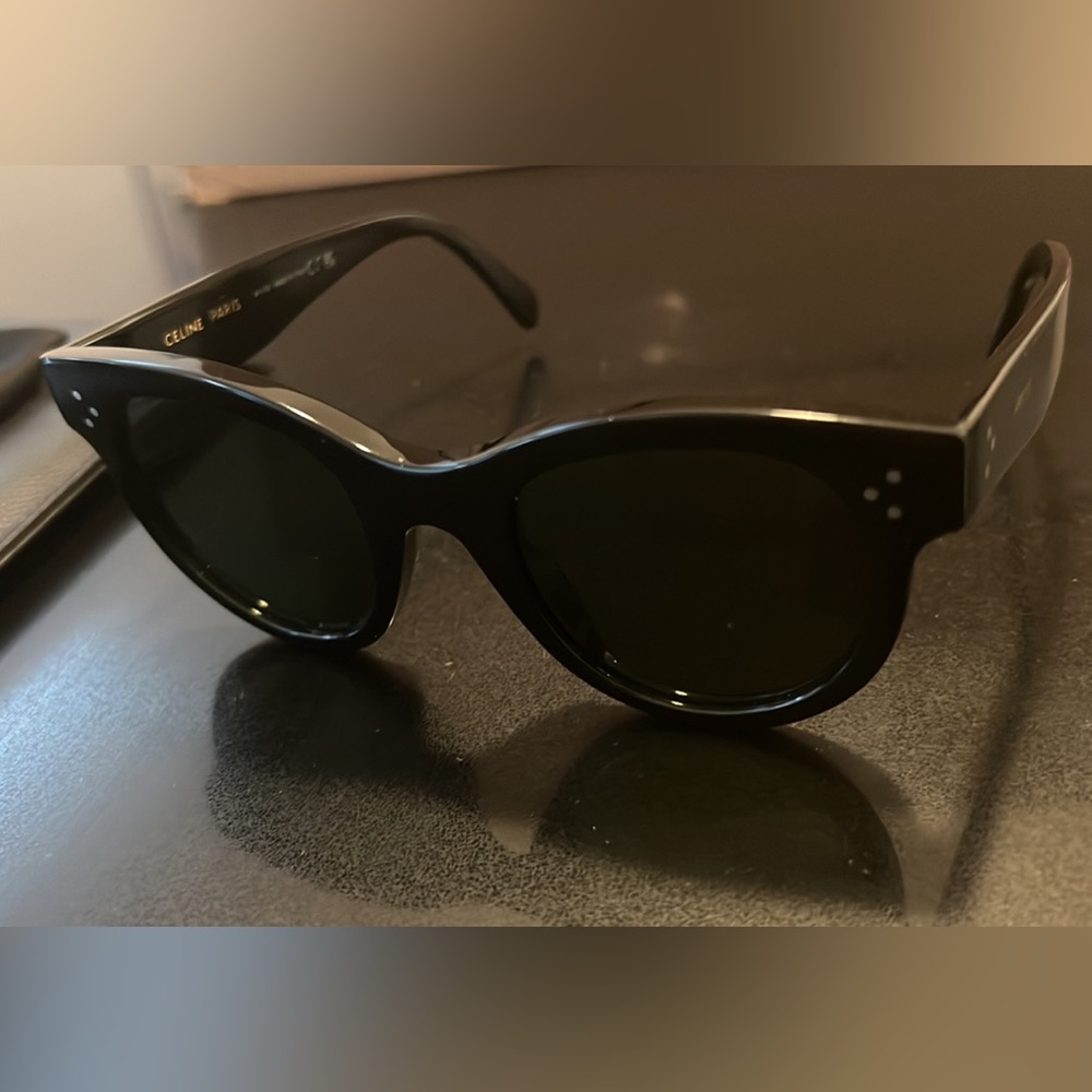 Celine CAT EYE S003 SUNGLASSES IN ACETATE WITH MINERAL GLASS LENSES
BLACK